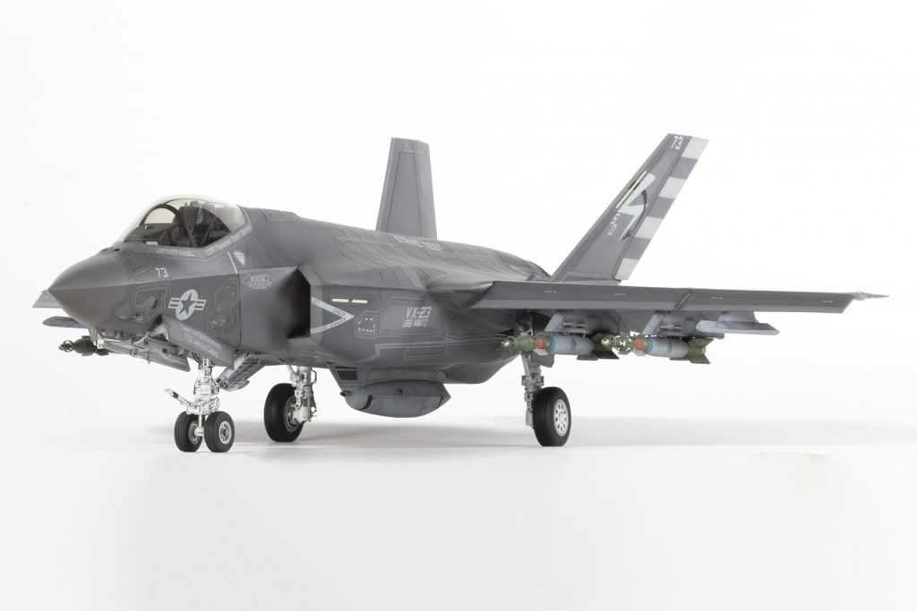 F35C 19