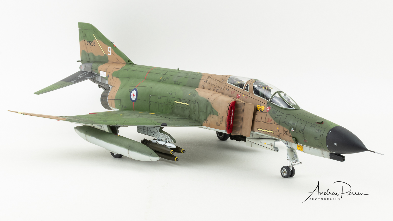Andrew Perren’s  1/48 Zoukie Mura F-4E (early)